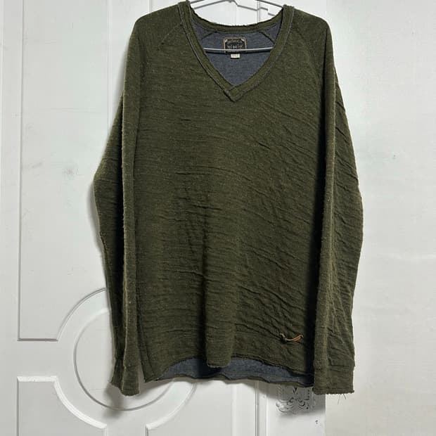 디젤 브이넥 니트