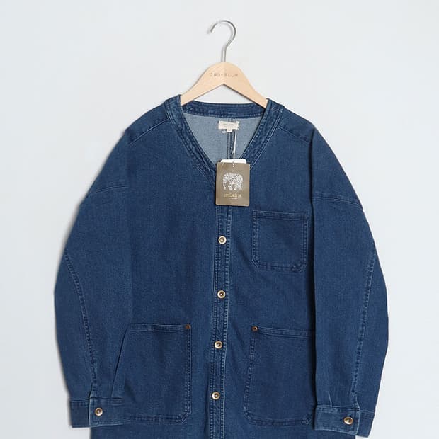 isoLaine V-Neck Denim Jacket