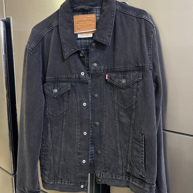 리바이스 프리미엄 흑청 트러커 