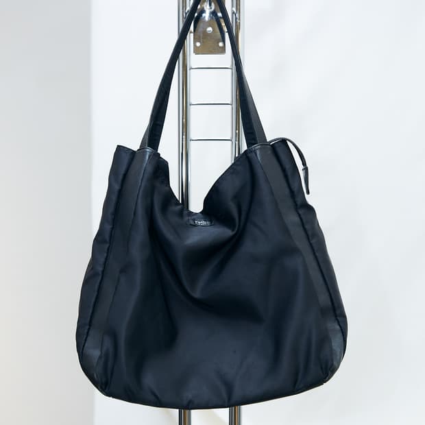Y'SAACS Leather Handle Shoulder Bag