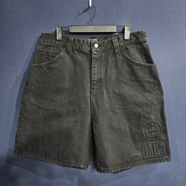 플라스틱 프로덕트 자수로고 블랙 남성 허리 32~33 데님 반바지