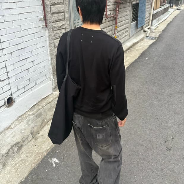 마틴 마르지엘라 레더 패치 브이넥 니트