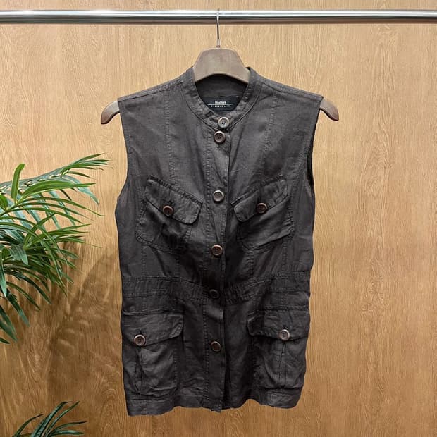 막스마라 코튼 베스트 플랩 포켓 버튼 클로징 백 슬릿 디테일 브라운