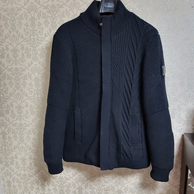 자이쉘바스키아 구스다운스웨터