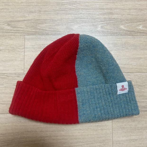 비비안웨스트우드 모자 판매합니다