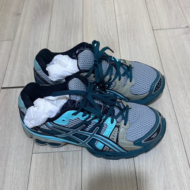 아식스 UB3-S 젤 님버스 9 피드몬트 그레이