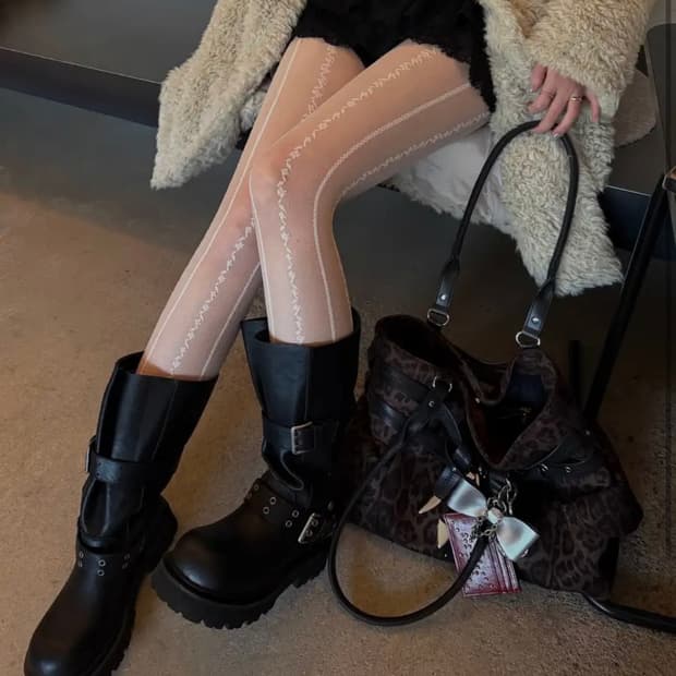 새상품) 블랙퍼플 부츠 / 정가: 26.0만