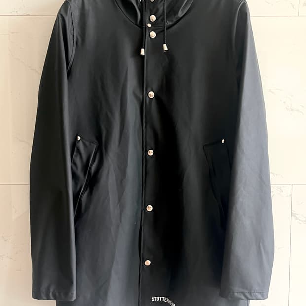 Stutterheim 레인코트 블랙