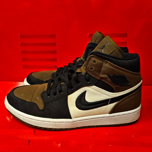 나이키(Nike) 에어조던 1 미드 SE라이트 올리브카키 280size