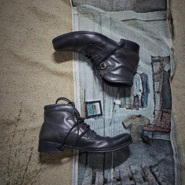 훕데두 레이스 스루 블랙 레더 부츠