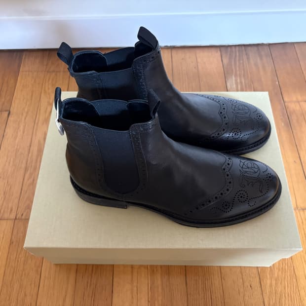 존 갈리아노 첼시부츠