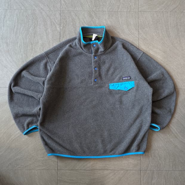 파타고니아 정품 신칠라 그레이 스냅티