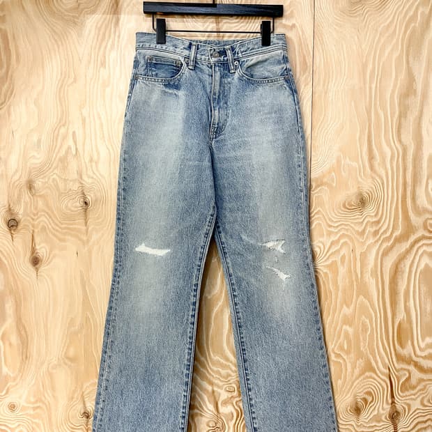 쿠로 백 스티치 데님 팬츠