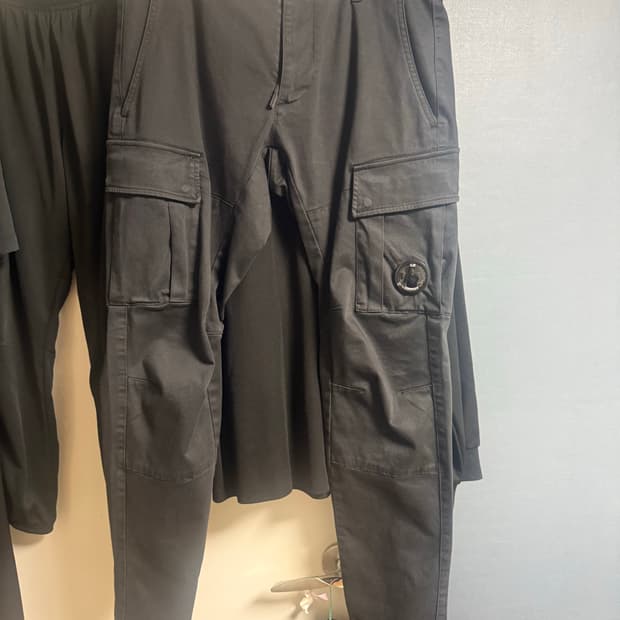 C.P. Company 블랙 색상 카고 바지 46