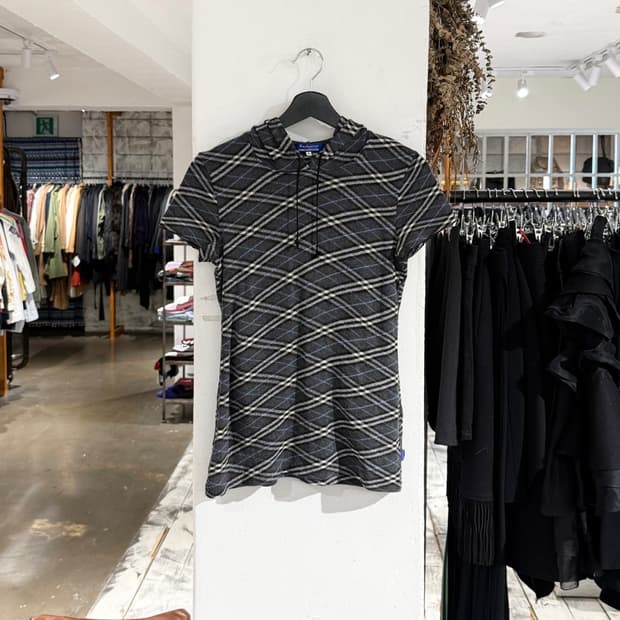 버버리 블루라벨 그레이 체크 후드 하프 티셔츠