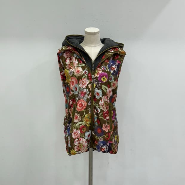 오일릴리 패딩 조끼