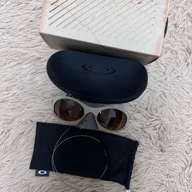 오클리 플란타리스 선글라스