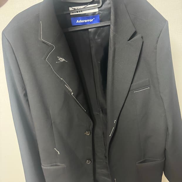 아더에러x자라 스티치 자켓