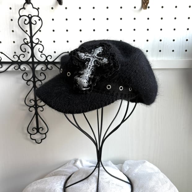 Sawha cross hat
