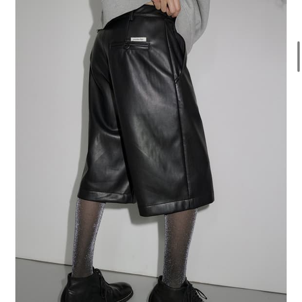 오버듀플레어 leather burmuda pants 새상품