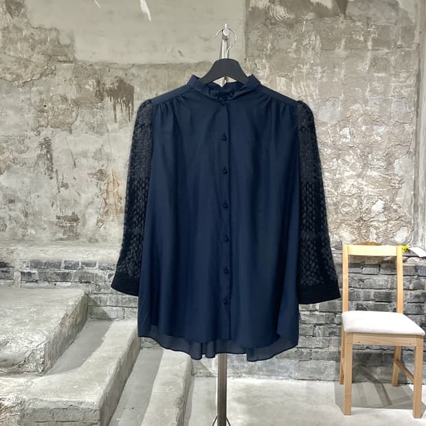 사카이 네이비 울 슬리브 실크 블라우스