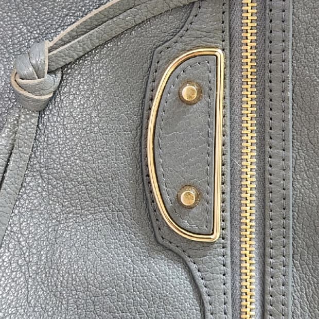 발렌시아가 클러치