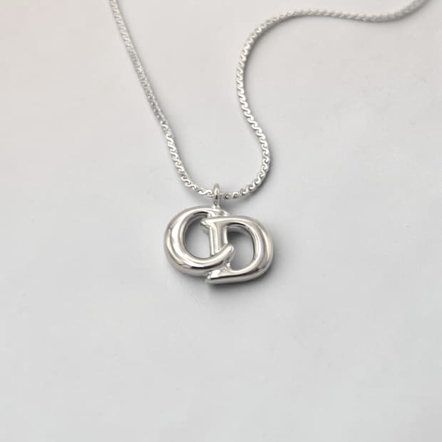 디올 라지 CD 로고 목걸이