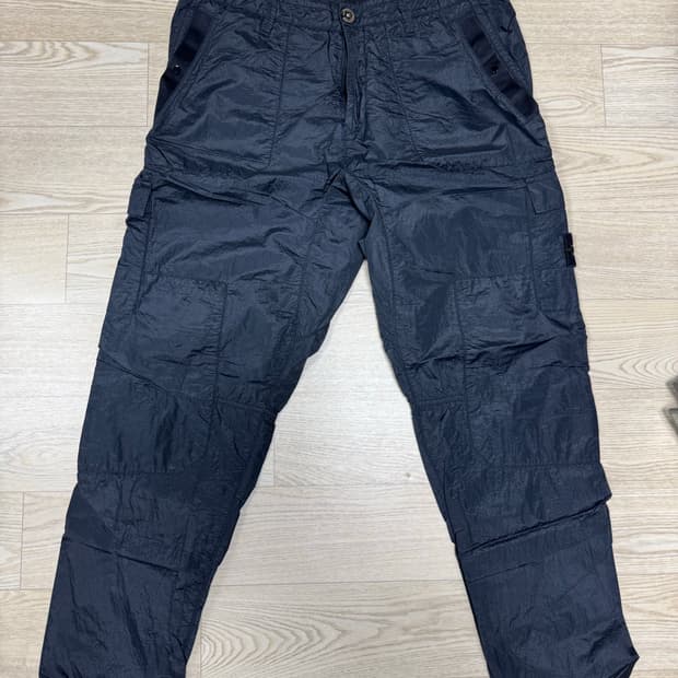 스톤아일랜드 나일론 메탈 조거 팬츠