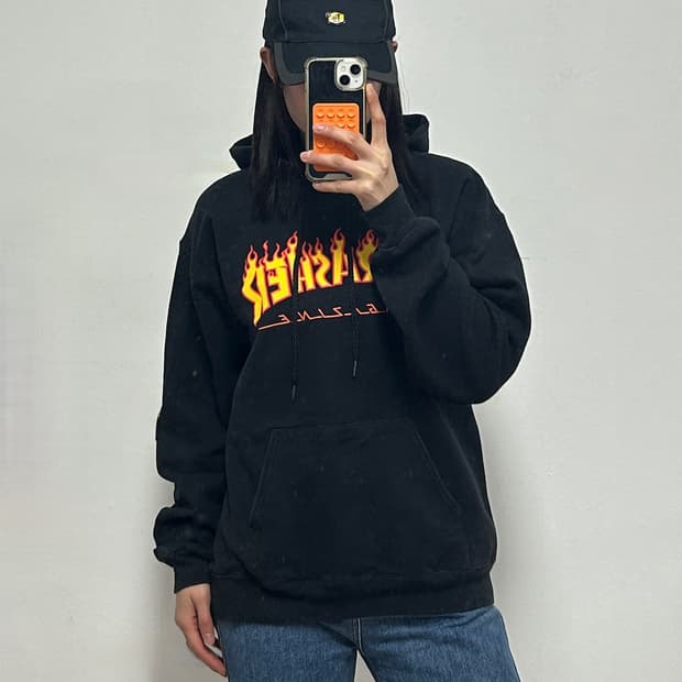 트레셔 플레임 로고 후드티 블랙