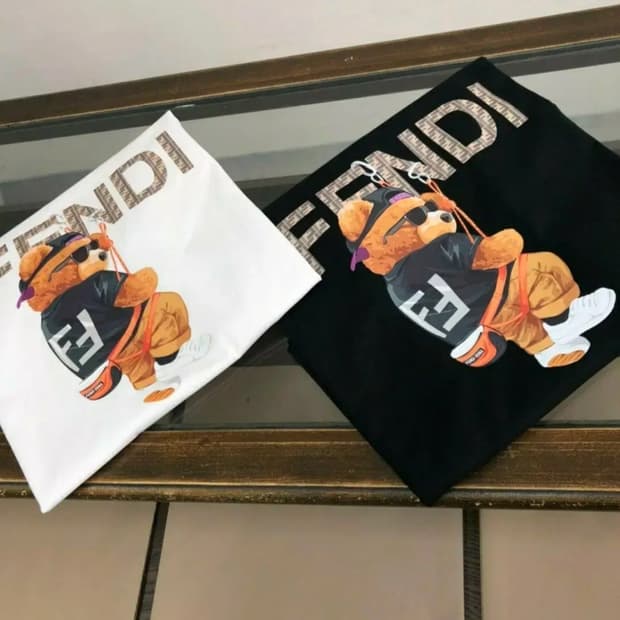 펜디 FF 반팔 티셔츠 110(L) 화이트