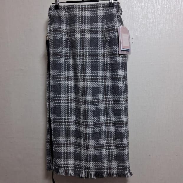 일본빈티지수입 Petire 체크모직롱스커트 새상품상태
27까지