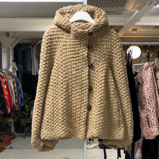 츠모리 치사토 부클 후드 자켓