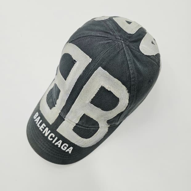 발렌시아가 BB 스프레이드 볼 캡