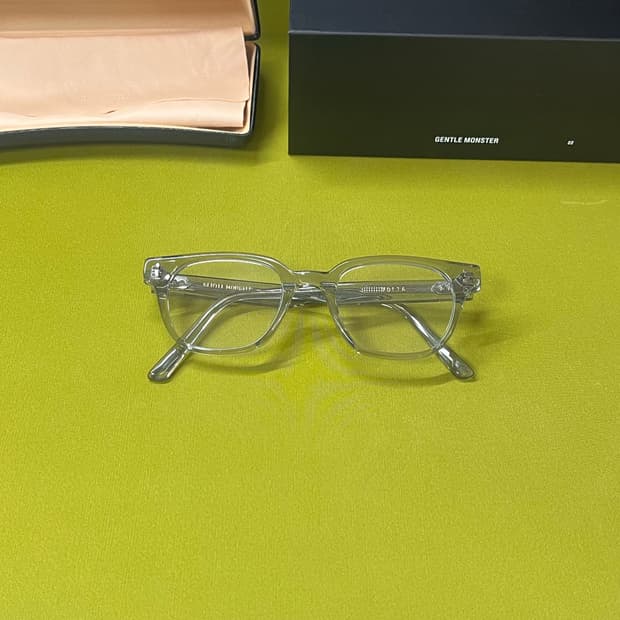 젠틀몬스터 볼타 01 클리어 그레이