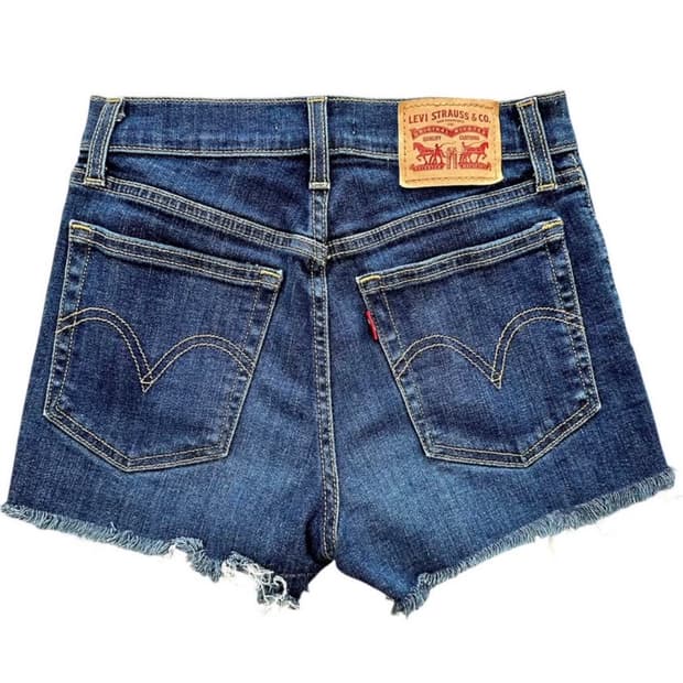 예약판매🩵 리바이스 하이라이즈 데님 숏츠 (Size 25)