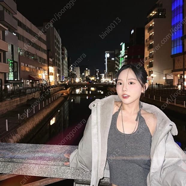 블핑지수/홍영기 착용)큐리티 리버시블 가죽퍼자켓 그레이