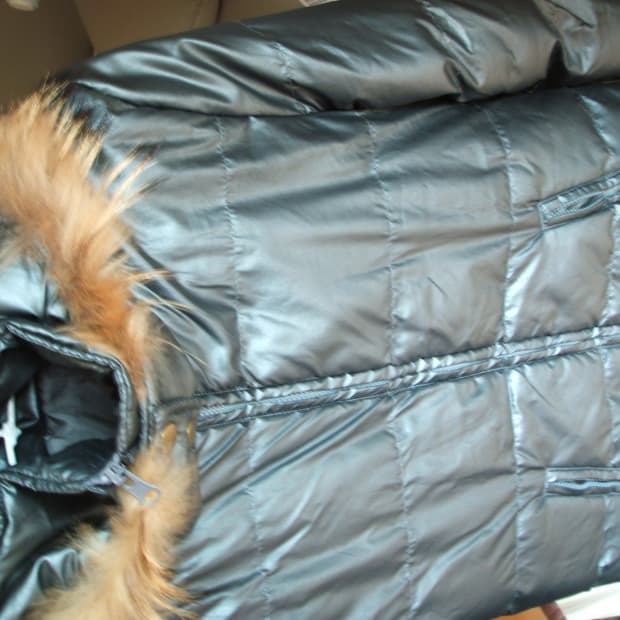 여성 퍼 유광 패딩