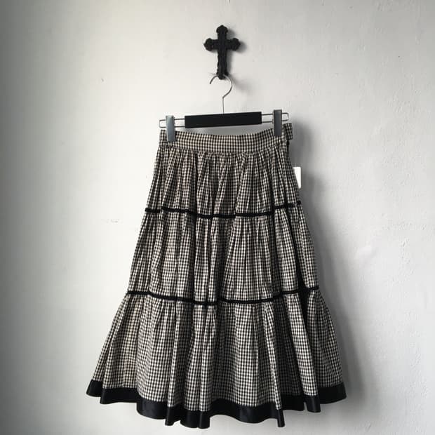 Check pattern skirt