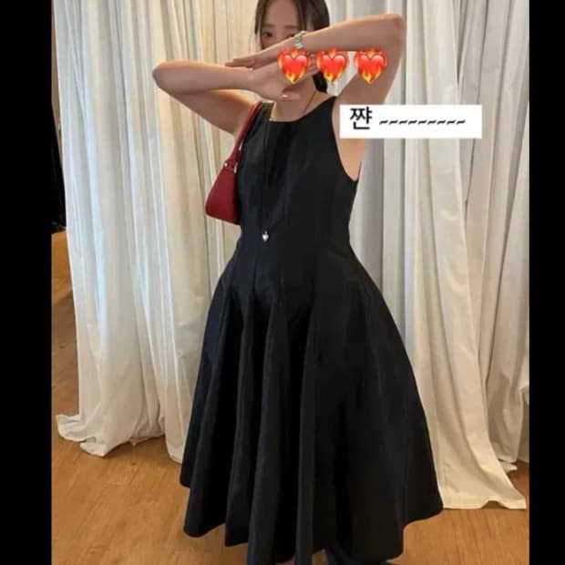 에토스 라인 슬리브리스 드레스