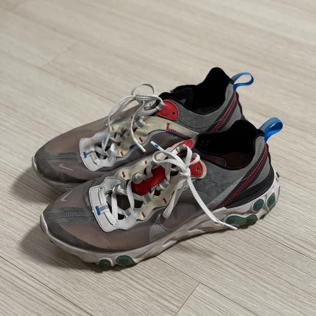 나이키 리액트 러닝화