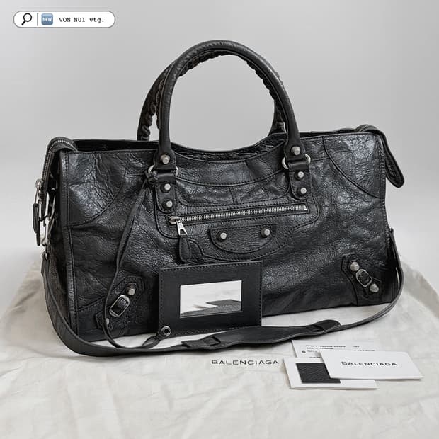 발렌시아가 시티백 뉴자이언트 파트타임 판매합니다.