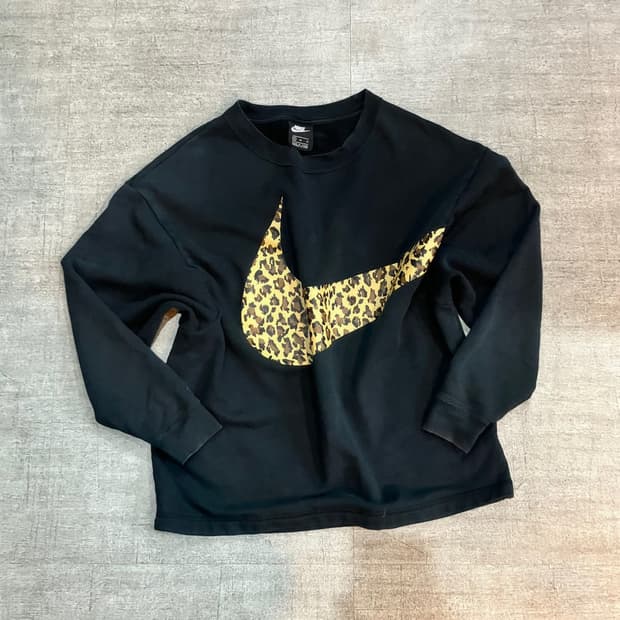 Nike 나이키 올드스쿨스트릿 레오파드중앙로고 스웻셔츠 맨투맨