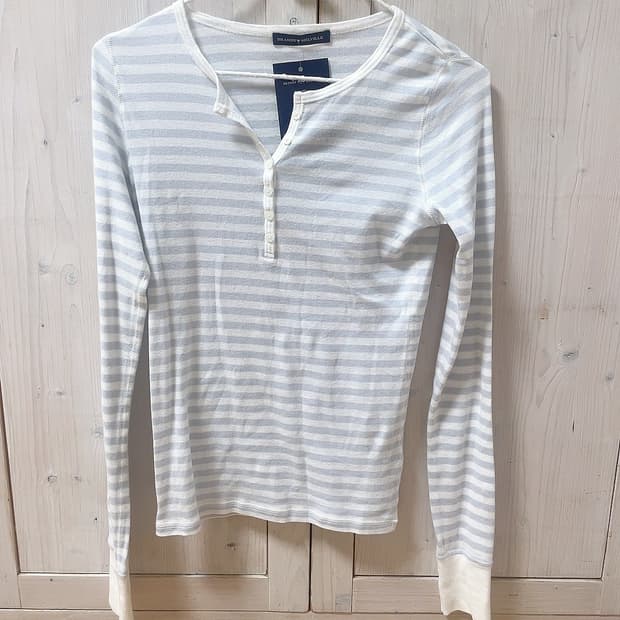 브랜디멜빌 베이비블루 스트라이프 젤리 긴팔 롱슬리브 티셔츠