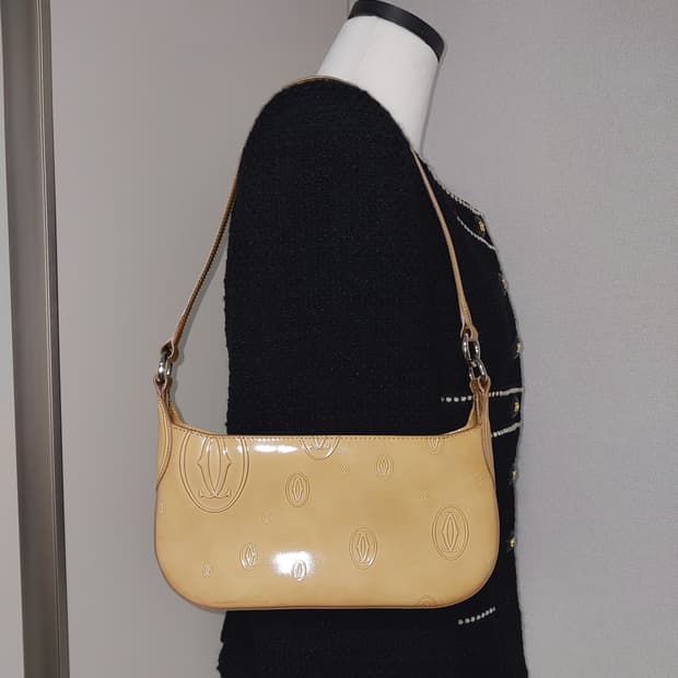 까르띠에 해피버스데이 보르도 레더 숄더백 (정품)