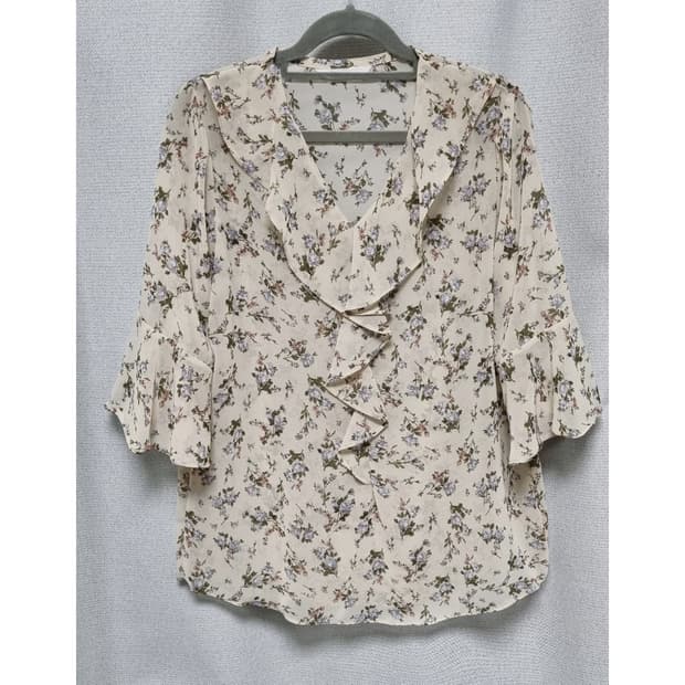 7부 소매 V라인 블라우스