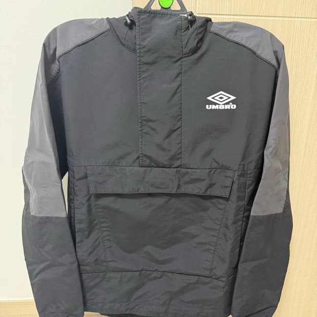 엄브로 아노락 점퍼 100사이즈