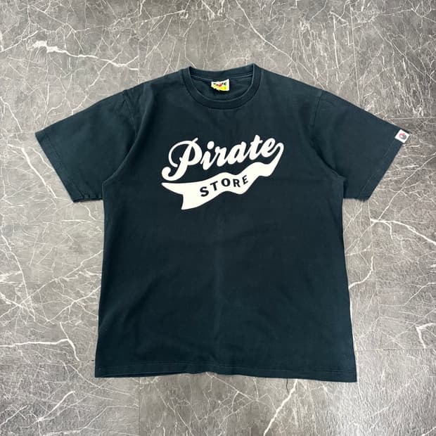 베이프 제팬 해적샵 파이렛 스토어 로고 반팔