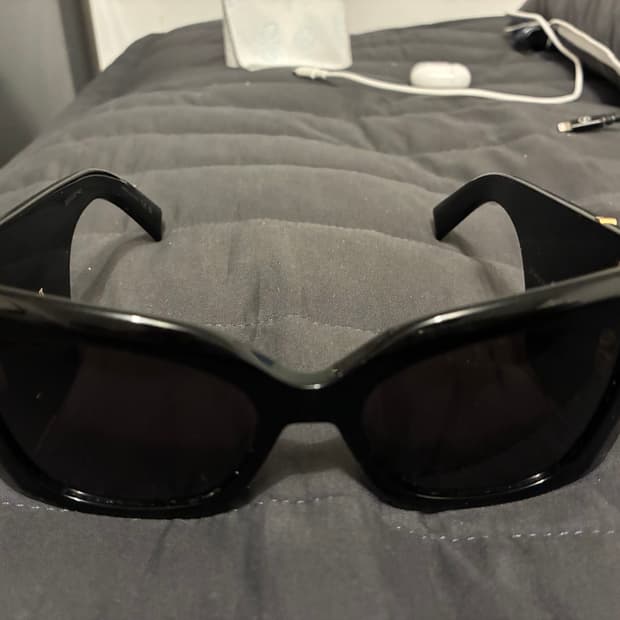 입생로랑 선글라스