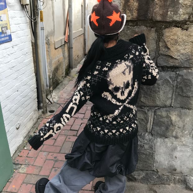 Surprise Upload Vanson