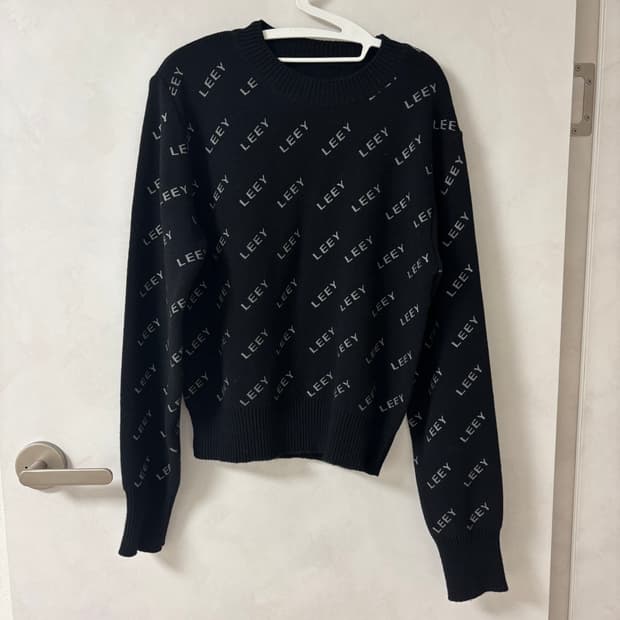 엘이이와이 니트